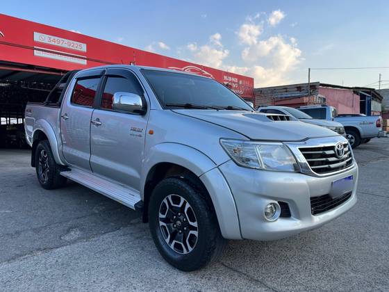 TOYOTA HILUX 3.0 STD 4X4 CD 16V TURBO INTERCOOLER DIESEL 4P MANUAL TOYOTA HILUX 3.0 STD 4X4 CD 16V TURBO INTERCOOLER DIESEL 4P MANUAL